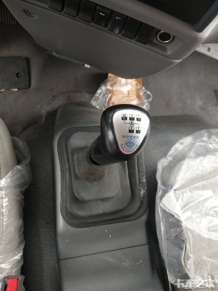 8*4自卸车,可按揭贷款