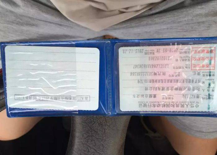 陕汽重卡 25马力马力 自卸车
