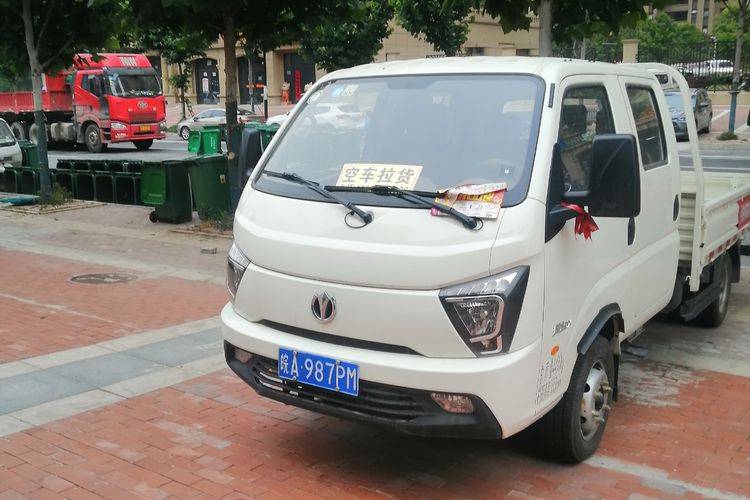 载货车 飞碟缔途 102 马力