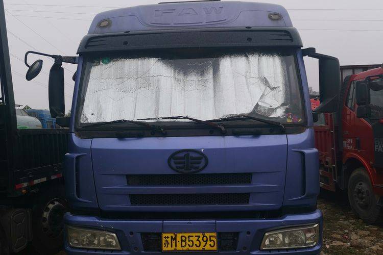 载货车 青岛解放 220 马力