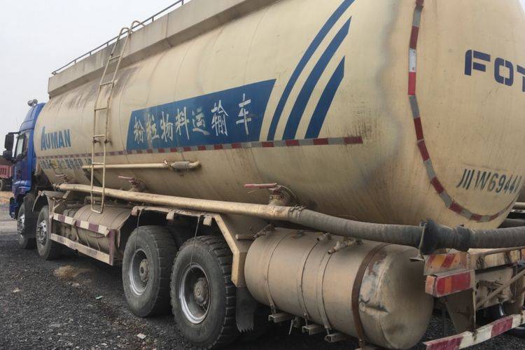 二手粉粒物料运输车 福田欧曼 375马力国四