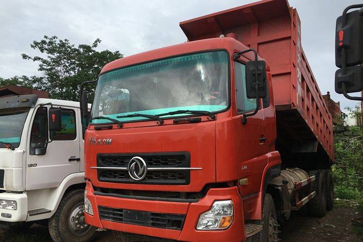 东风大力神后八轮自卸,干活车,无户