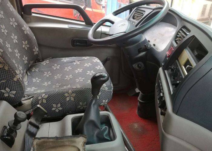 出售东风天锦68米高栏货车