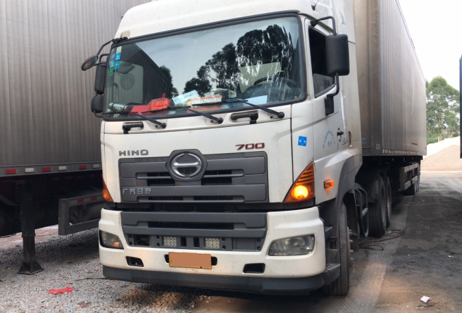 广汽日野1年多半挂牵引车