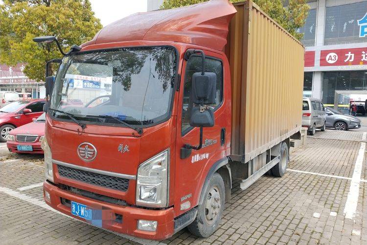 载货车 一汽红塔 124马力