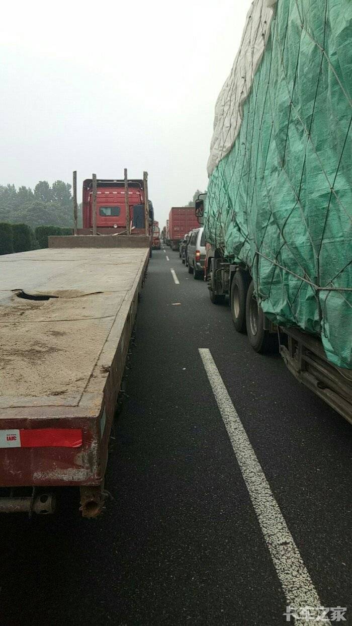 济广高速鲁豫界堵车