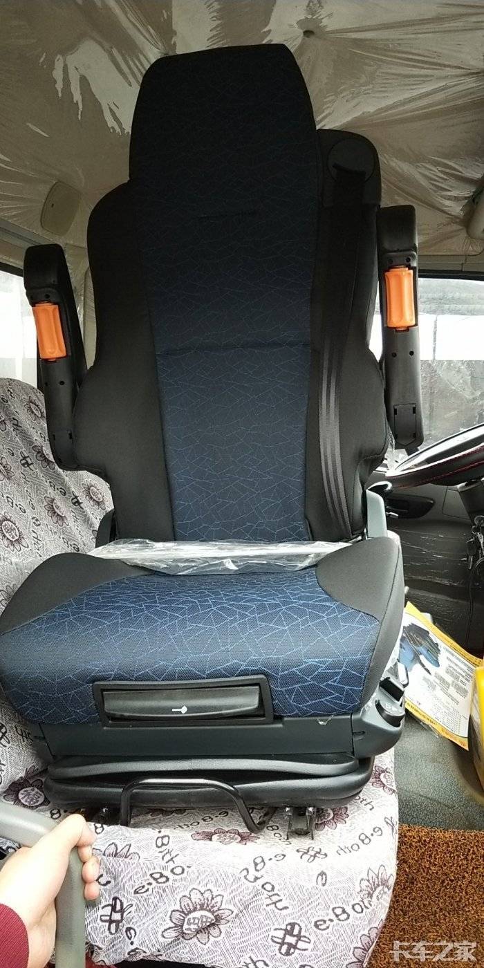 汕德卡座椅明天装上