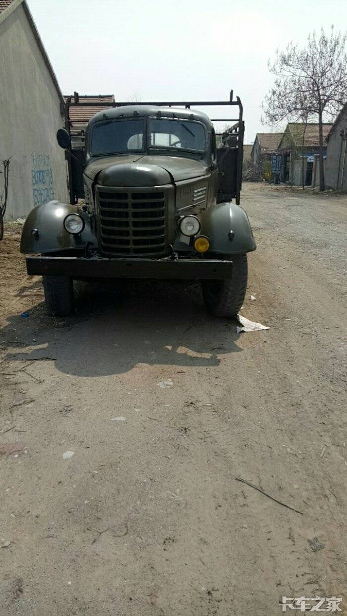 正常行驶的老解放ca10喜欢的联