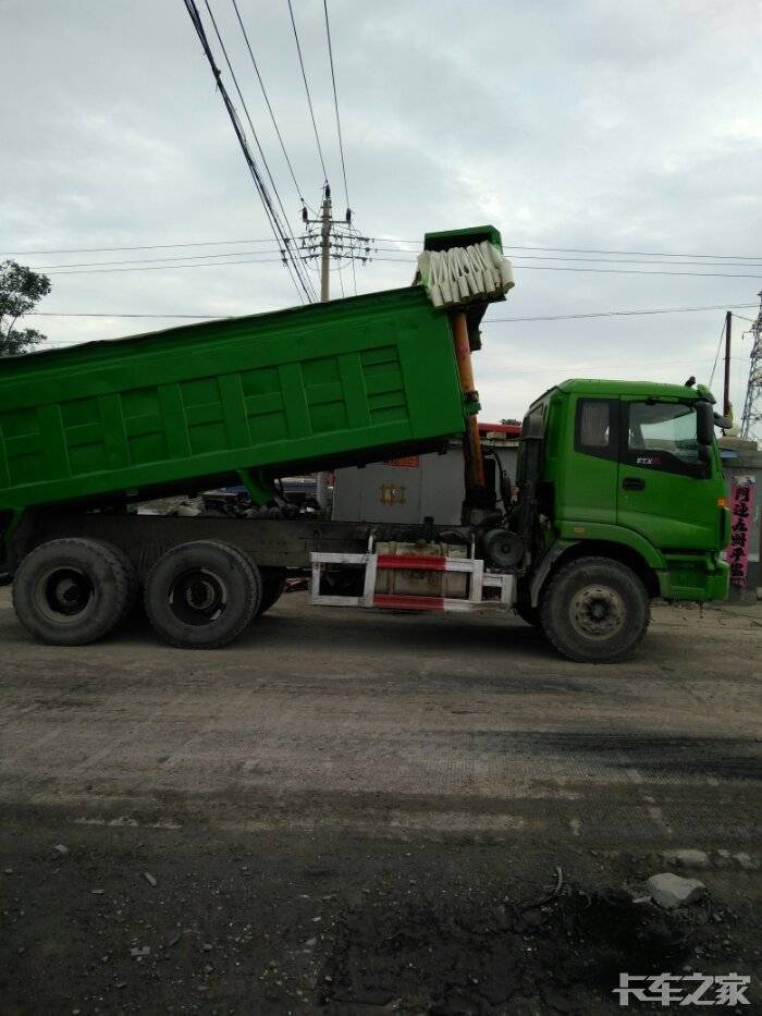 歐曼後八輪渣土車有這個配置的嗎.