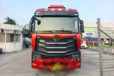 二手中国重汽 HOWO MAX 290马力 4X2 9.6米厢式载货车(国六) 单桥 曼二手载货车 黄牌