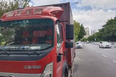 二手中国重汽成都商用车 瑞狮 143马力 4.15米单排厢式轻卡(国五) 单桥 云内动力二手载货车 蓝牌图片