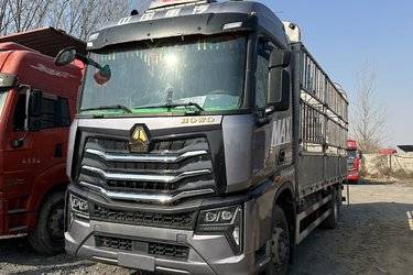 二手中国重汽 HOWO MAX 350马力 6X2 7.8米仓栅式载货车(国六) 前四后四 曼二手载货车 黄牌