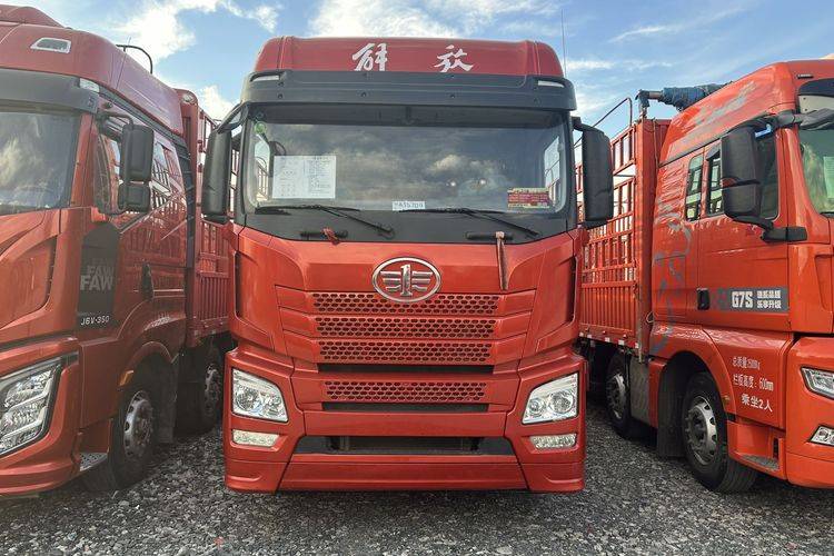 二手青岛解放 350马力 载货车