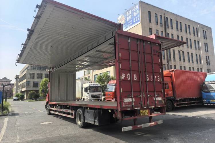 二手东风商用车 245马力 载货车