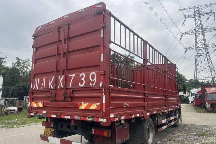二手东风商用车 210马力 载货车