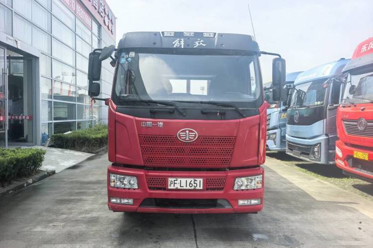 二手一汽解放 180马力 载货车
