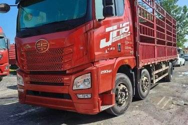 二手青岛解放 JH6重卡 领航版2.0 290马力 6X2 7.7米仓栅式载货车(国六)(4.1速比)(国六) 前四后四 锡柴二手载货车 黄牌