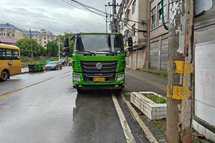二手东风华神 270马力 自卸车