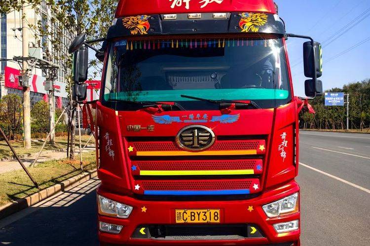 二手一汽解放 240马力 载货车