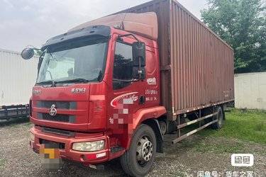二手东风柳汽 乘龙M3中卡 160马力 4X2 7.65米厢式载货车(国五) 单桥 玉柴二手载货车 黄牌