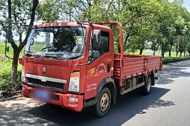 二手中国重汽HOWO 统帅G3W 160马力 4.2米单排轻卡底盘(国五) 单桥 常柴二手载货车