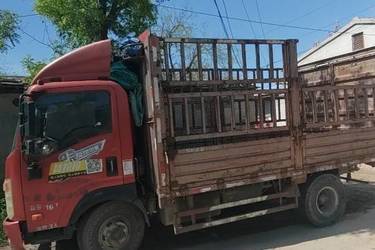 二手中国重汽成都商用车(原重汽王牌) 王牌7系 116马力 4.16米单排仓栅式轻卡(国五) 单桥 云内动力二手载货车 蓝牌