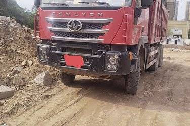 二手上汽红岩 杰狮C500重卡 430马力 6X4 5.8米自卸车(国五) 后八轮 潍柴二手自卸车 黄牌图片