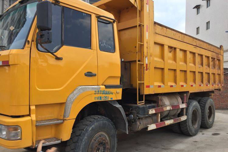 已售四川资阳出售红岩金刚工程车