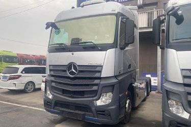 二手奔驰 新Actros重卡 530马力 4X2牵引车(国六) 单桥 奔驰二手牵引车 黄牌图片