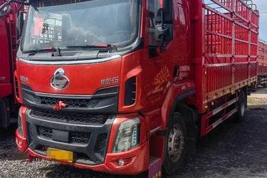 二手东风柳汽 乘龙H5中卡 260马力 4X2 6.8米仓栅式载货车(国六) 单桥 玉柴二手载货车 黄牌