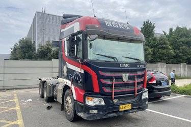 二手联合卡车 U550重卡 550马力 6X4牵引车(国五) 双驱 玉柴二手牵引车 黄牌图片