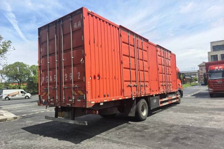 二手重汽豪沃(HOWO) 270马力 载货车
