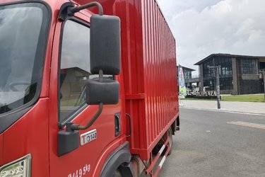 二手中国重汽成都商用车 瑞狮 143马力 4.15米单排厢式轻卡(国五) 单桥 云内动力二手载货车 蓝牌图片