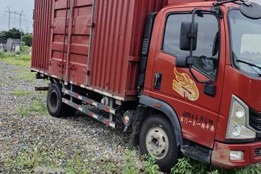 二手中国重汽 豪曼H5中卡 220马力 4X2 6.75米厢式载货车(国六) 单桥 常柴二手载货车 黄牌图片