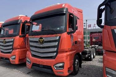 二手福田 欧曼EST 基本型 530马力 6X4 LNG自动挡牵引车(国六) 双驱 康明斯二手牵引车 黄牌图片