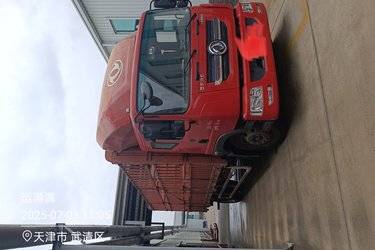 二手东风 多利卡D9K 220马力 4X2 6.8米仓栅式载货车(国六) 单桥 东风康明斯二手载货车 黄牌图片