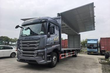 二手重汽豪沃(国六) 单桥 曼二手载货车 黄牌