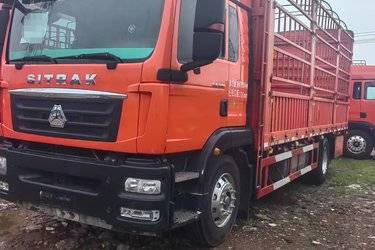 二手中国重汽 汕德卡SITRAK G5中卡 240马力 4X2 6.8米仓栅式载货车(国五) 单桥 中国重汽二手载货车 黄牌图片