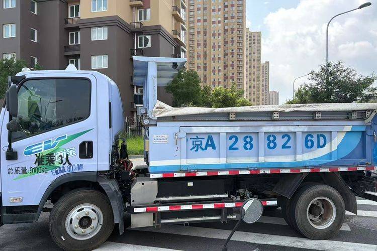 二手一汽解放轻卡 110马力 自卸车