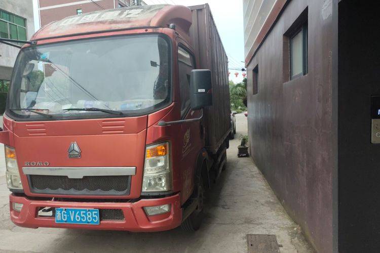 二手重汽HOWO轻卡 95马力 载货车