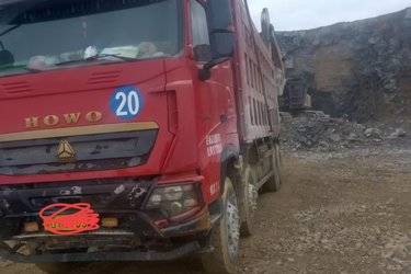 二手中国重汽HOWO TH7 540马力 8X4 8米自卸车(国六) 前四后八 中国重汽二手自卸车 黄牌
