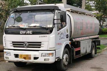 二手东风 多利卡D6 115马力 4X2 运油车(国五)  二手专用车油罐车图片