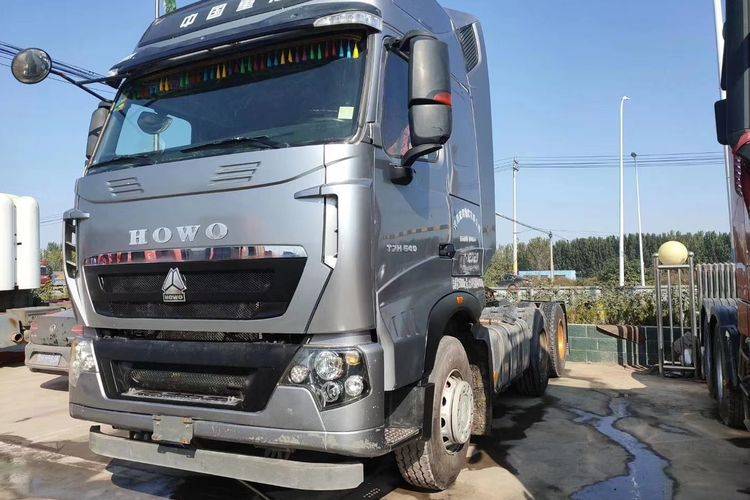 二手牵引车 重汽豪沃(howo) t7h540马力国五排放双驱轻体