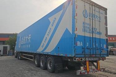 二手13.95米x2.55米 3轴 厢式半挂车图片