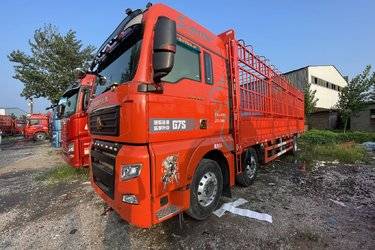 二手中国重汽 汕德卡SITRAK G7S 350马力 6X2 9.6米AMT自动档仓栅式载货车(国六) 前四后四 曼二手载货车 黄牌图片