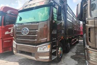 二手一汽解放 新J6P重卡 320马力 6X2 9.65米仓栅式载货车(国六) 前四后四 锡柴二手载货车 黄牌