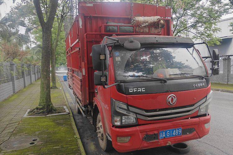 二手东风多利卡 130马力 载货车