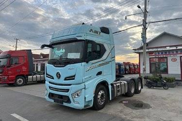 二手陕汽重卡 德龙X6000 轻量化旗舰版 610马力 6X4 AMT自动档牵引车(液缓)(国六) 双驱 潍柴二手牵引车 黄牌图片