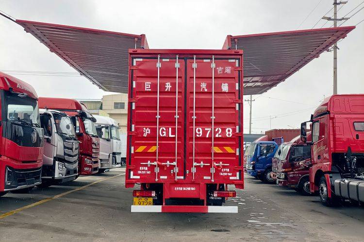 二手福田欧航 240马力 载货车