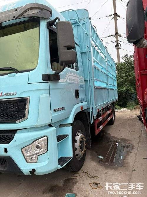 陕汽重卡 270马力 载货车
